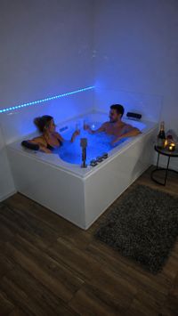 01_whirlpool_mit_personen